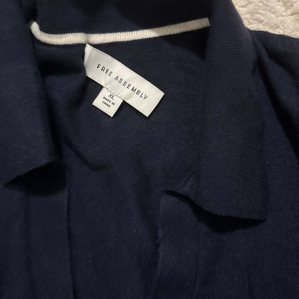 Free Assembly‎ Sweater - Picture 2 of 6